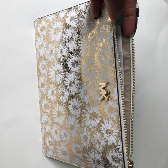 MICHAEL Michael Kors Medium Zip Wristlet - Picture 8 of 8